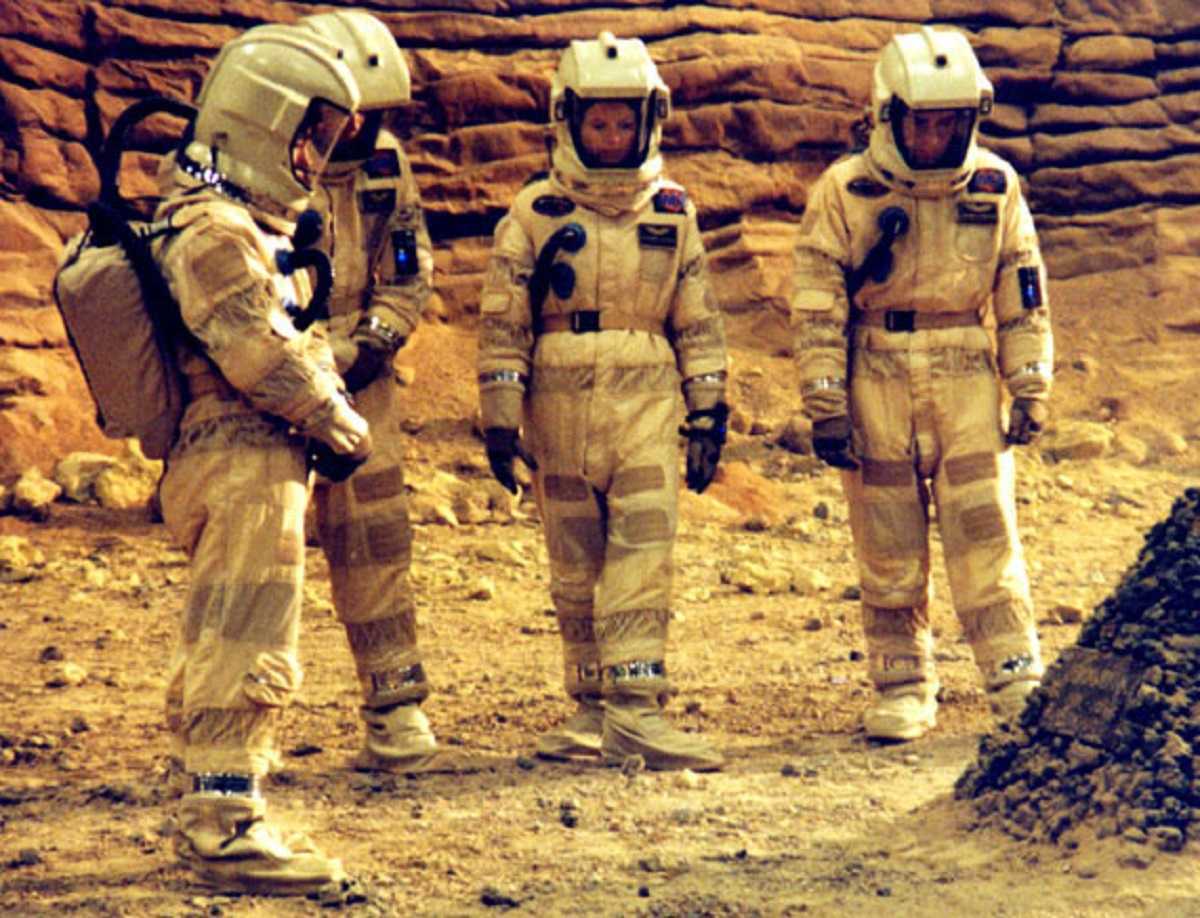 The crew of the Sagan on the Martian surface in Escape from Mars (1999)