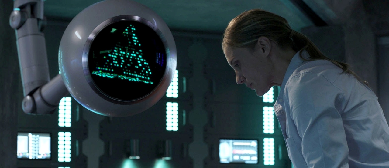 Katee Sackhoff and the A.I. Arti in 2036 Origin Unknown (2018)