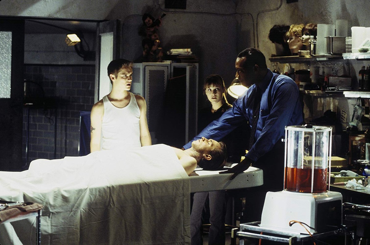 Morgue attendant Tony Todd to Devon Sawa and Ali Larter explains how fate and Death operate in Final Destination (2000)