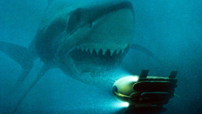 Shark Attack 3: Megalodon (2002) - Moria