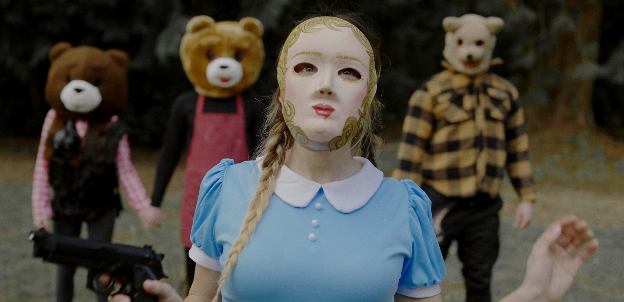 Olga Solo in Goldilocks and the Three Bears: Death and Porridge (2024)
