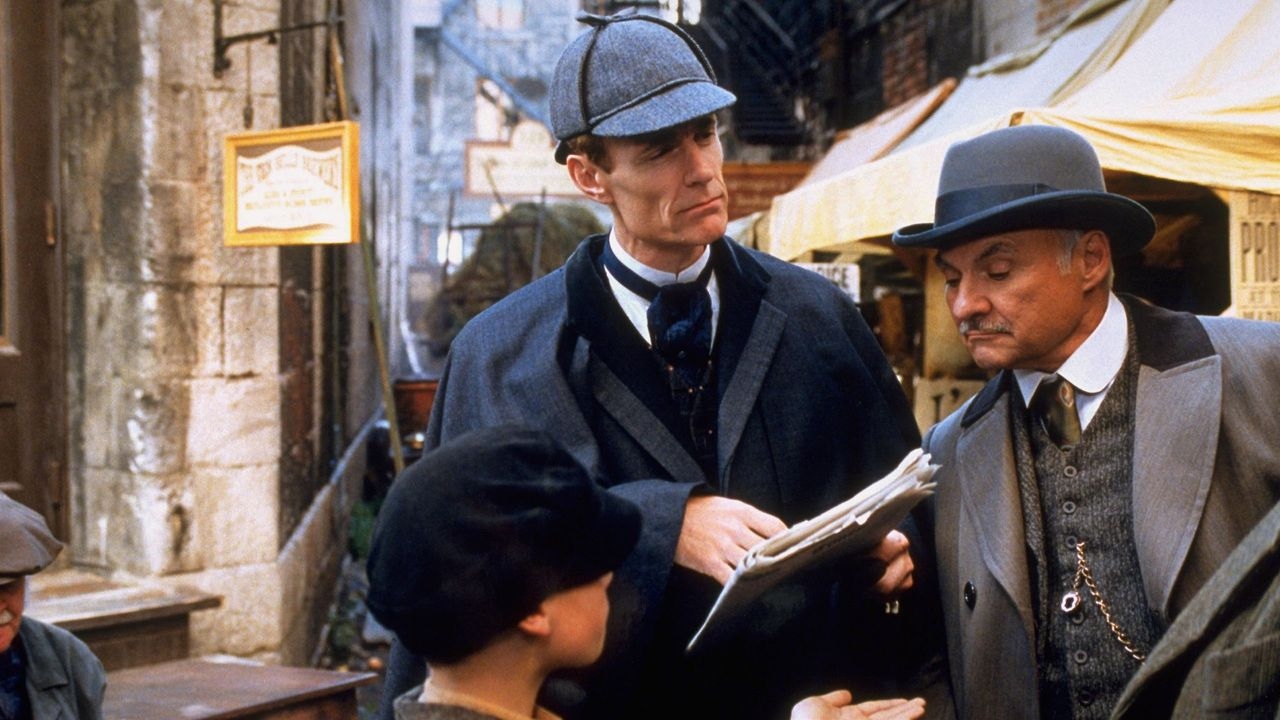 Sherlock Holmes (Matt Frewer) and Dr Watson (Kenneth Welsh) in The Hound of the Baskervilles (2000)