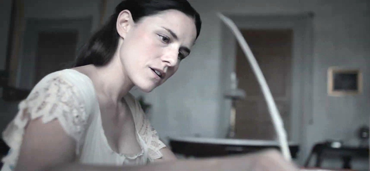 Alix Wilton Regan as Mary Shelley in A Nightmare Wakes (2020)