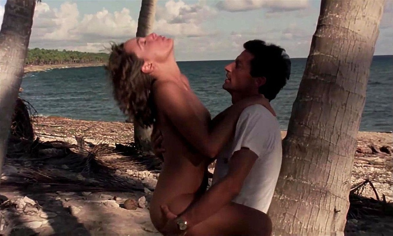 Dirce Funari and Mark Shannon in Porno Holocaust (1981)