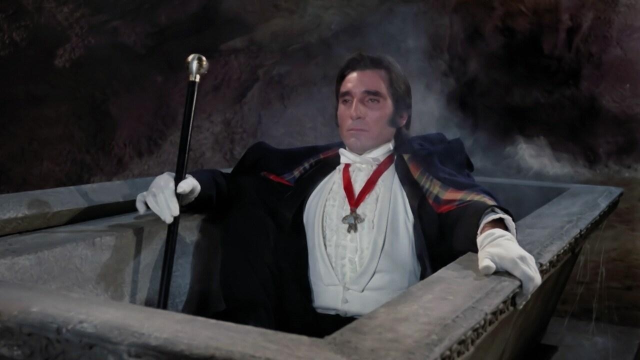 Aldo Monti in Santo and Blue Demon vs Dracula and the Wolfman (1973)