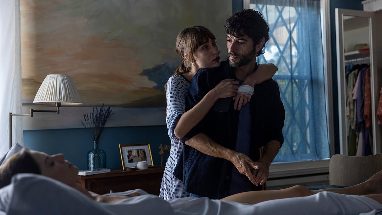 Almudena Amor, Javier Rey and Amanda Goldsmith in The Sleeping Woman (2024)
