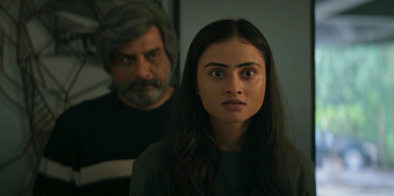 Hiten Kumaar and Janki Bodiwala in Vash (2023)